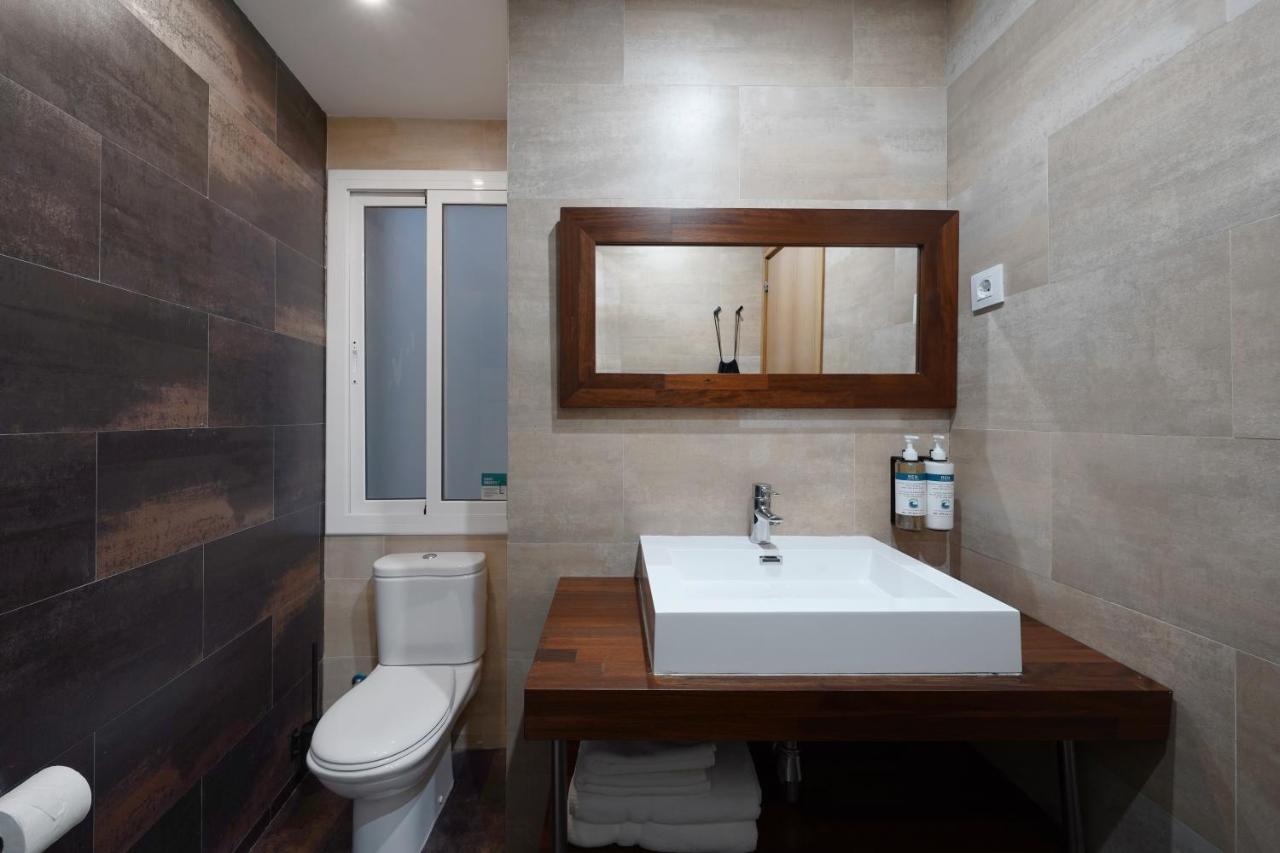 Numa Barcelona Lustre Apartment ภายนอก รูปภาพ